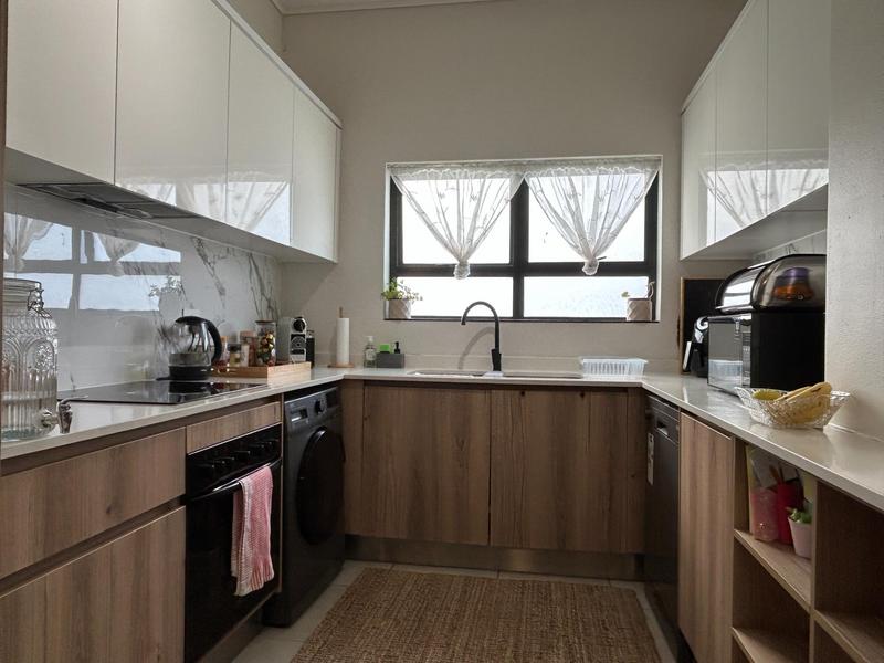 To Let 2 Bedroom Property for Rent in Sandown Western Cape